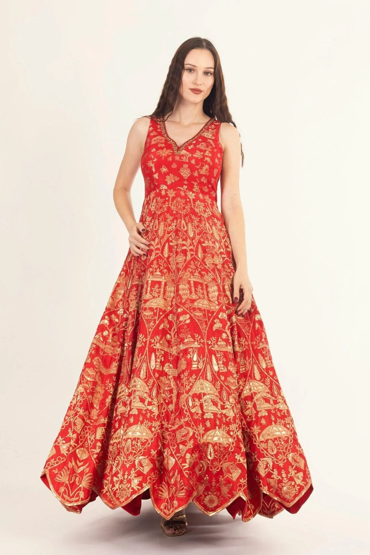 Red Sweetheart Neckline Jacquard Gown - Image 4