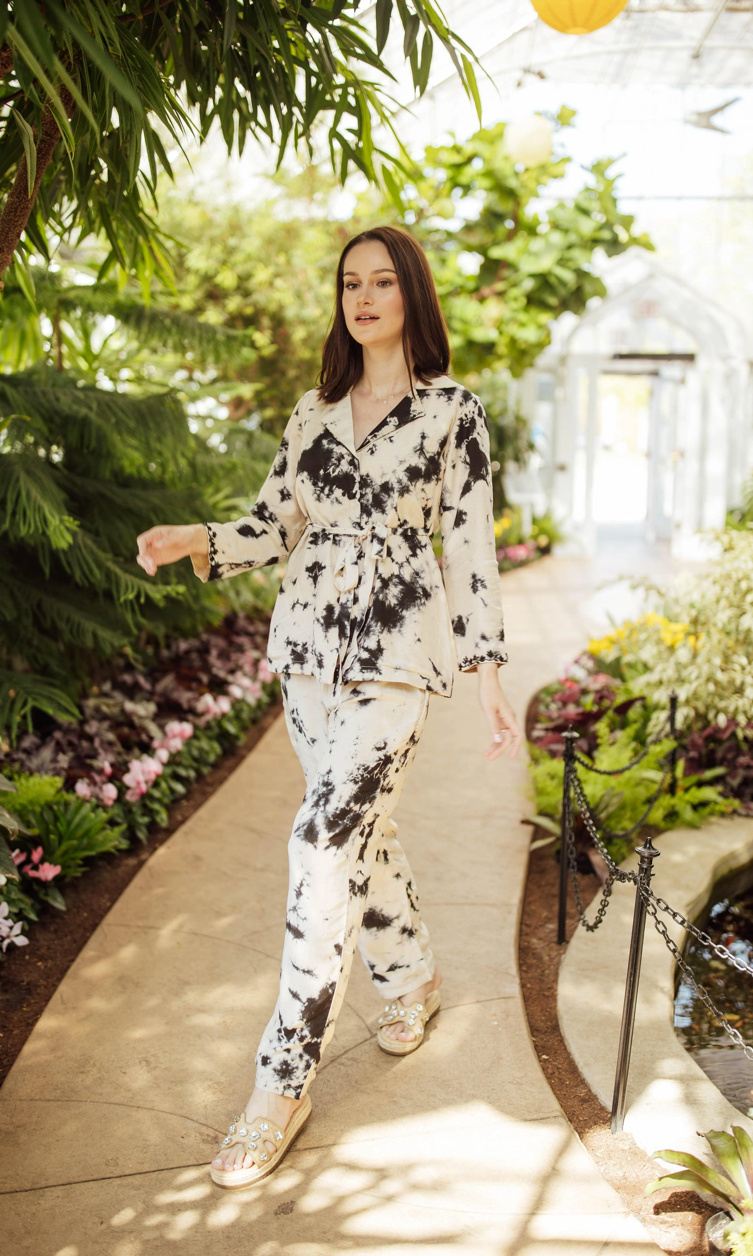 White & Black Co-Ord Set - Image 3