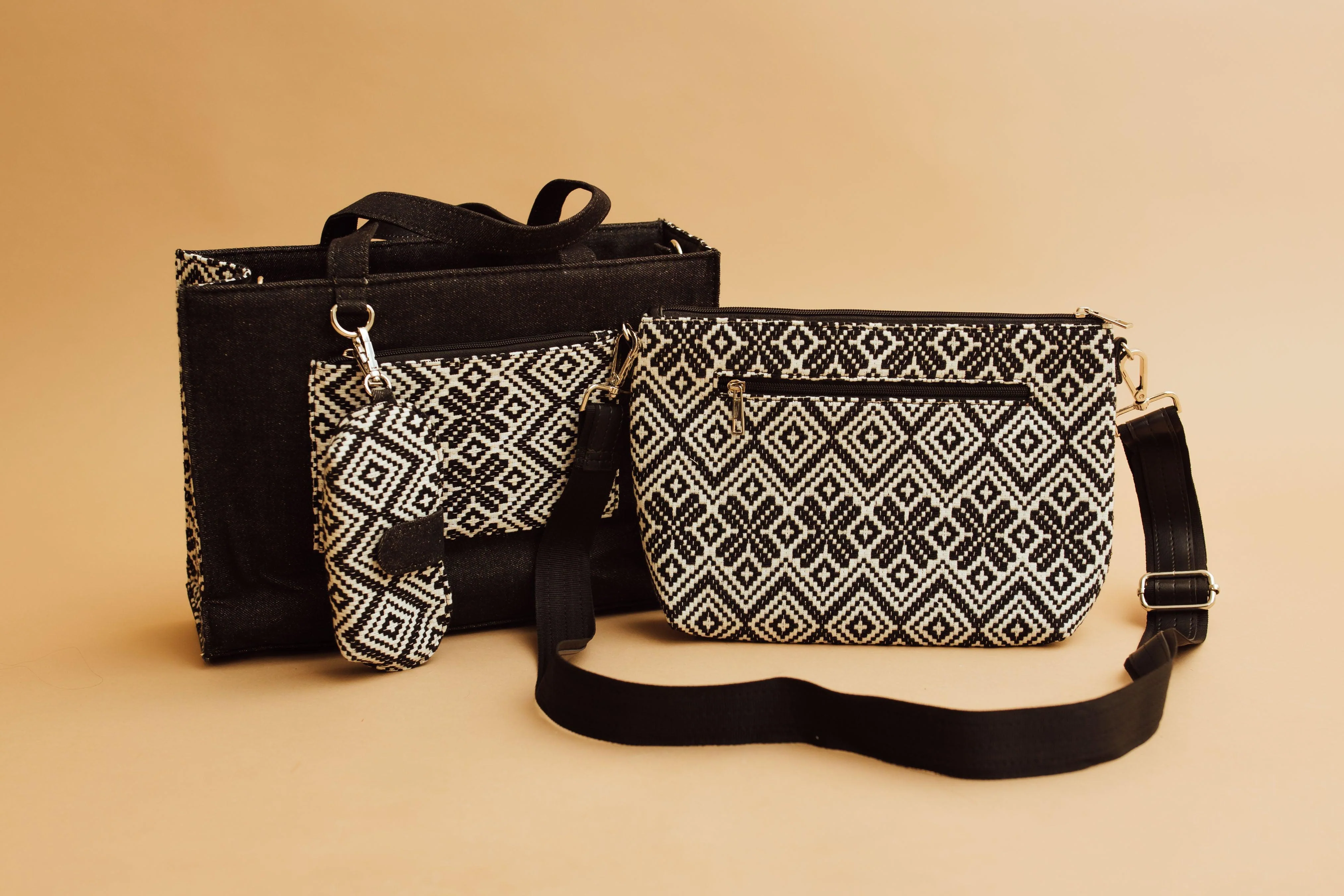 INAYA combo AB1066-Tote, Sling bag and Sunglasses - Image 5