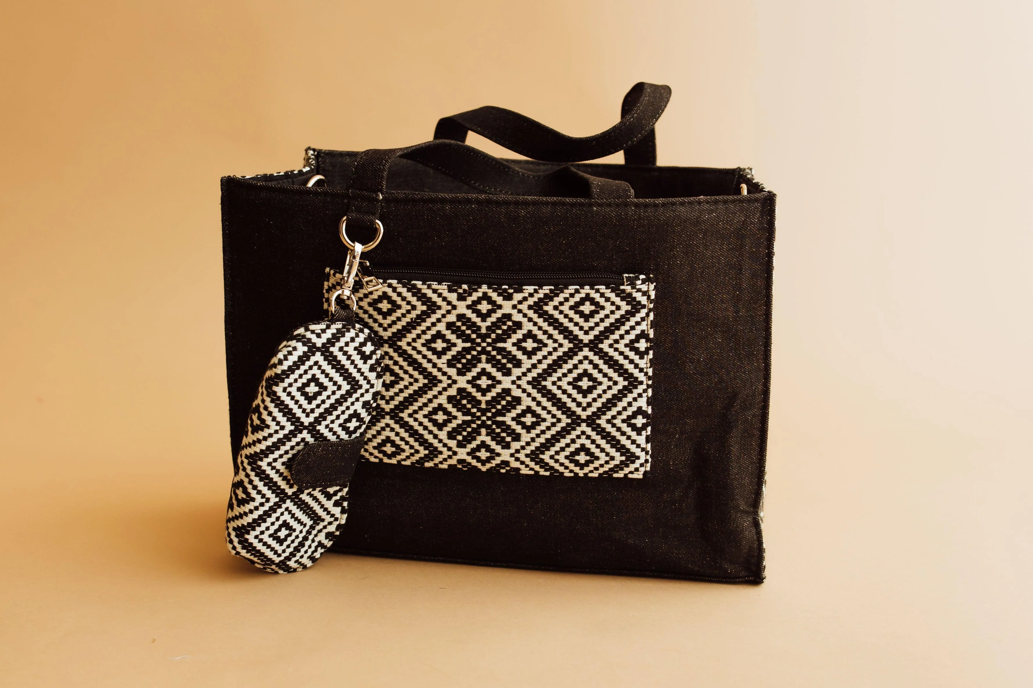 INAYA combo AB1066-Tote, Sling bag and Sunglasses - Image 6