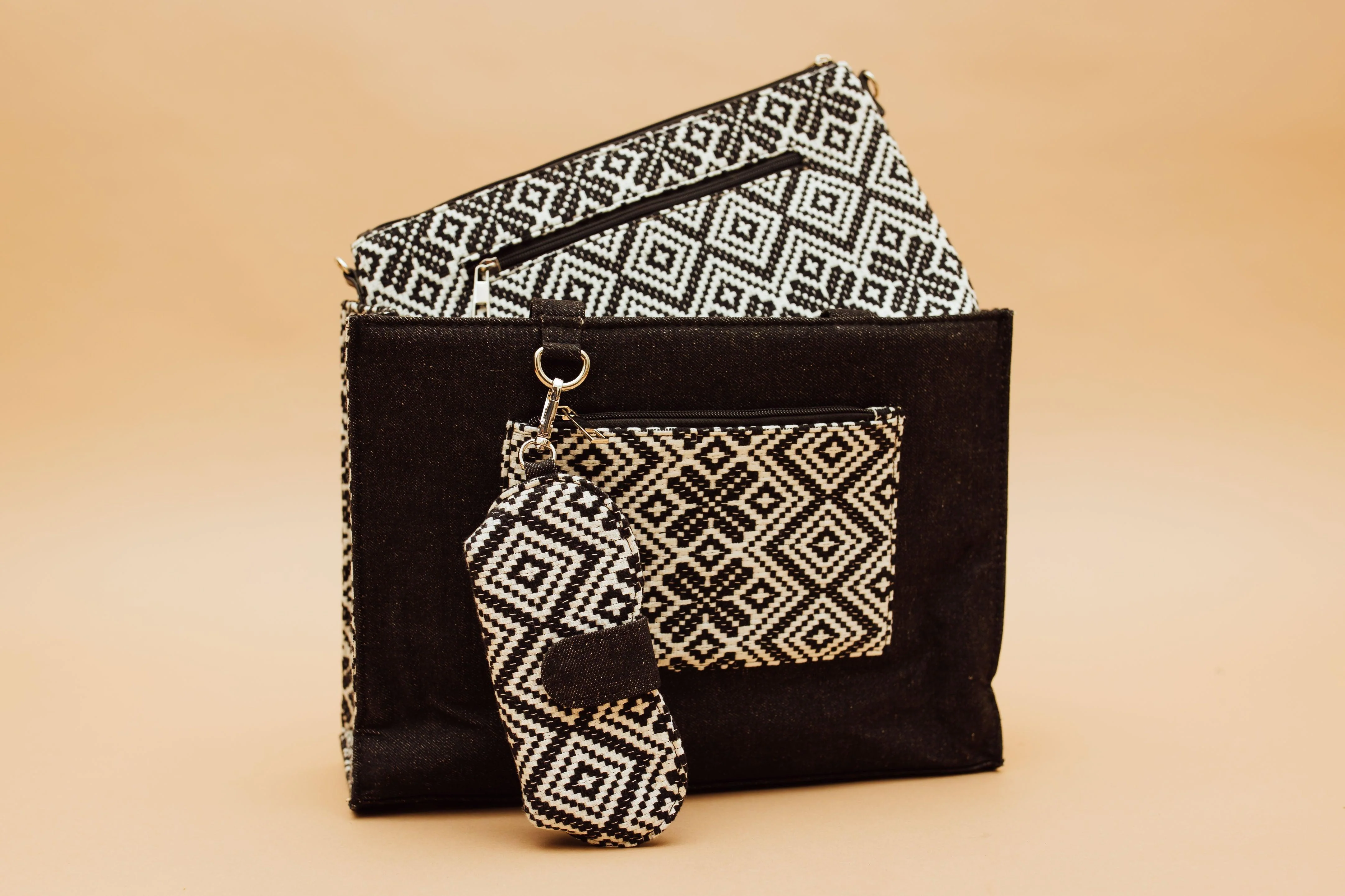 INAYA combo AB1066-Tote, Sling bag and Sunglasses - Image 8