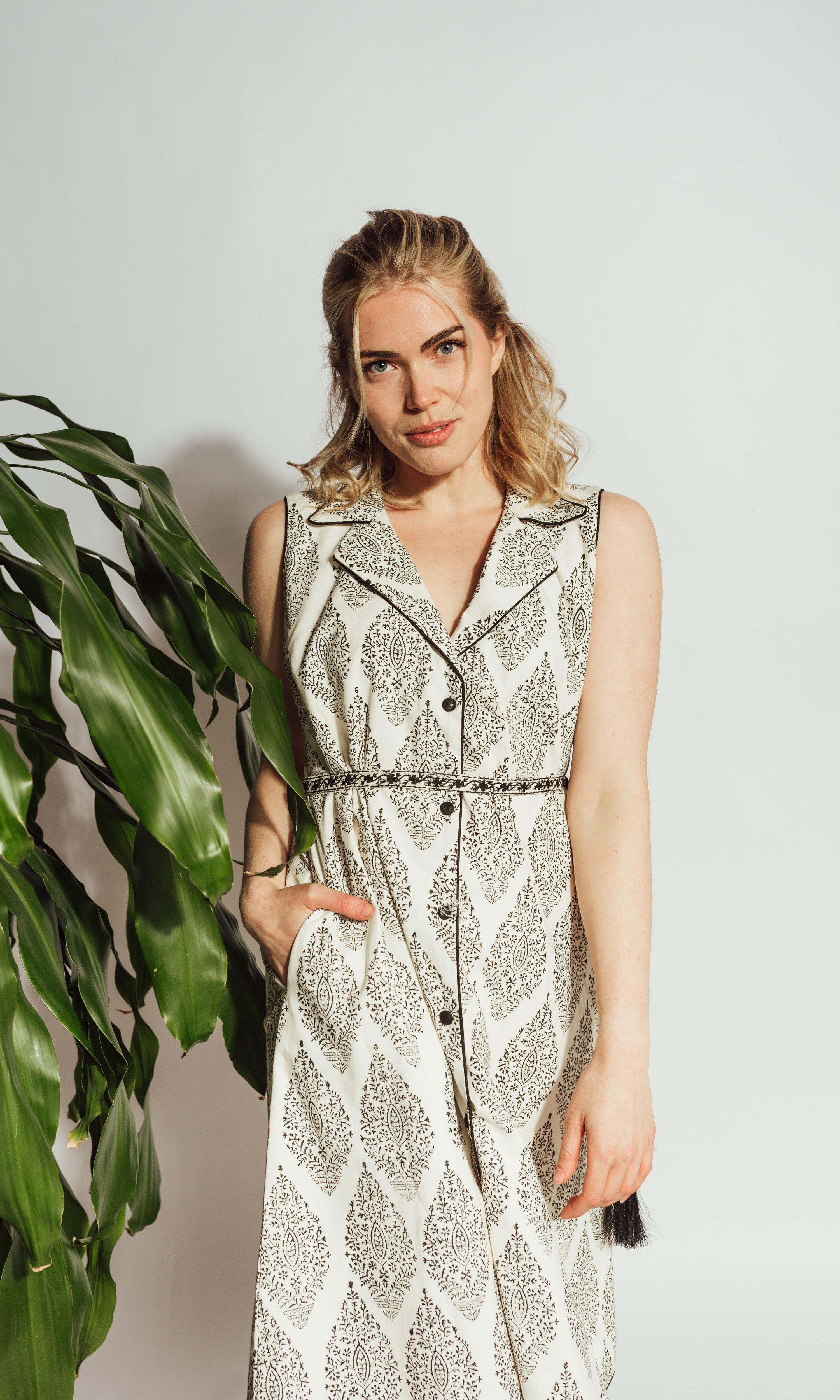 White Blazer Dress with Embroidered Belt - Image 3