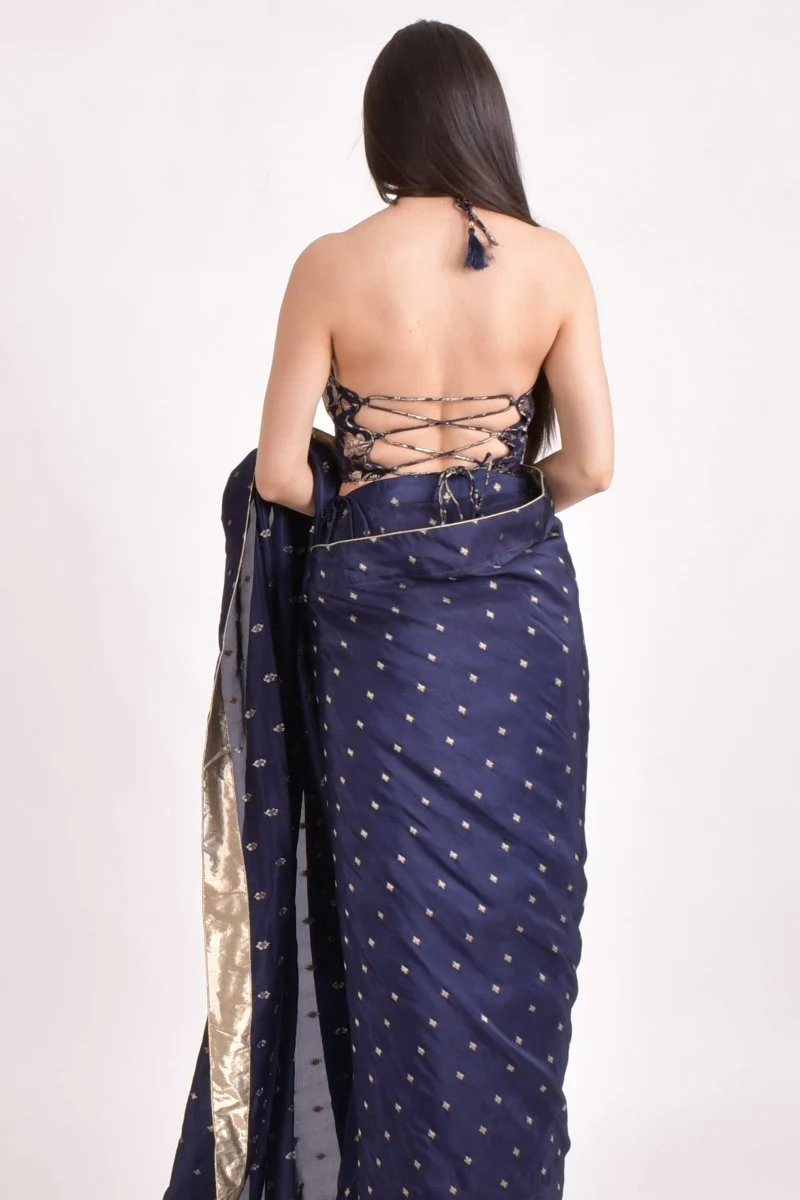 Navy Jacquard Floral Pre-Pleated Saree - Image 2