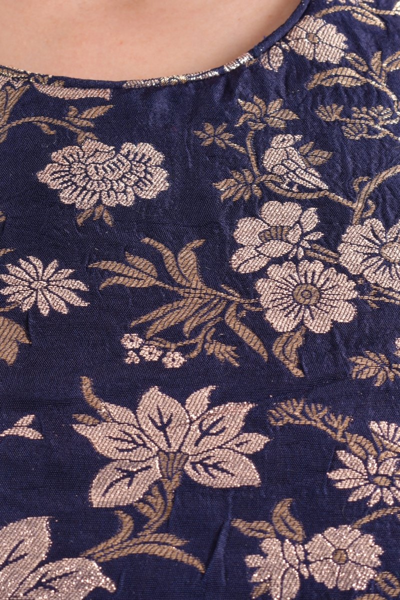 Navy Jacquard Floral Pre-Pleated Saree - Image 3