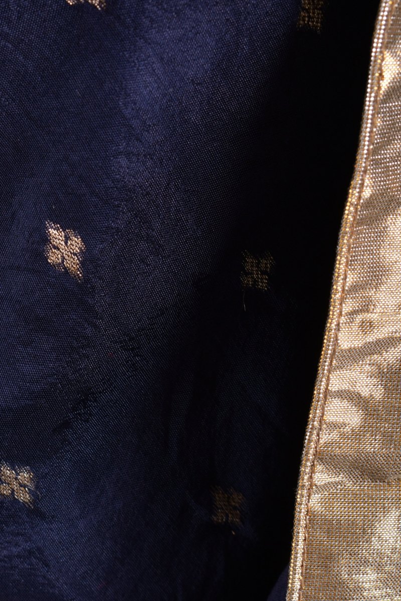 Navy Jacquard Floral Pre-Pleated Saree - Image 7