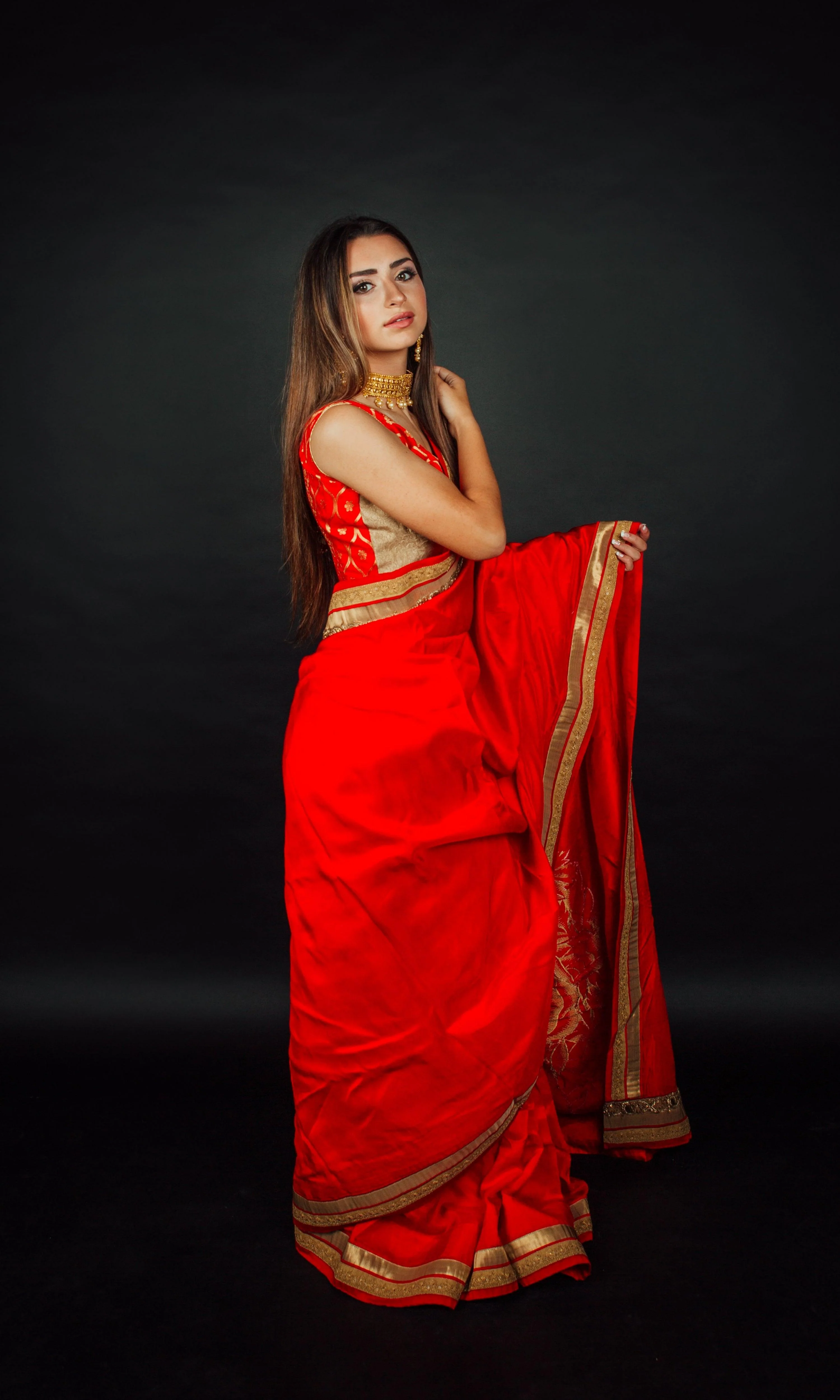 Red soft silk saree with matching blouse - Image 3